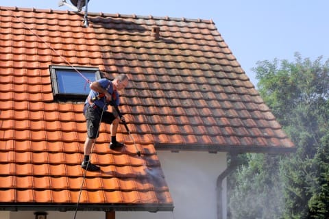 Nettoyage de toiture & gouttières, peinture & hydrofugation de toiture Frontignan